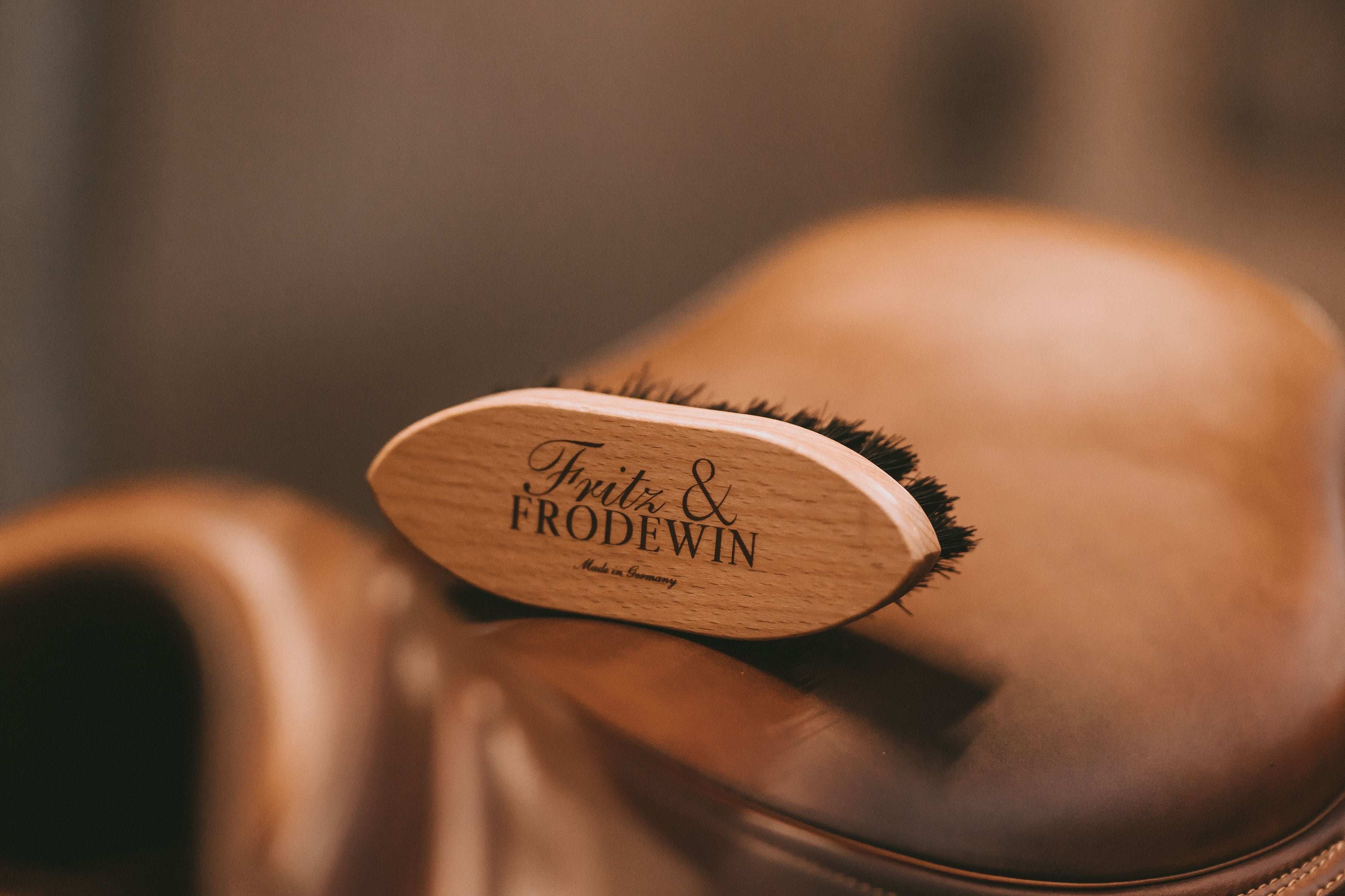 Fritz&Frodewin Schmutzbürste 